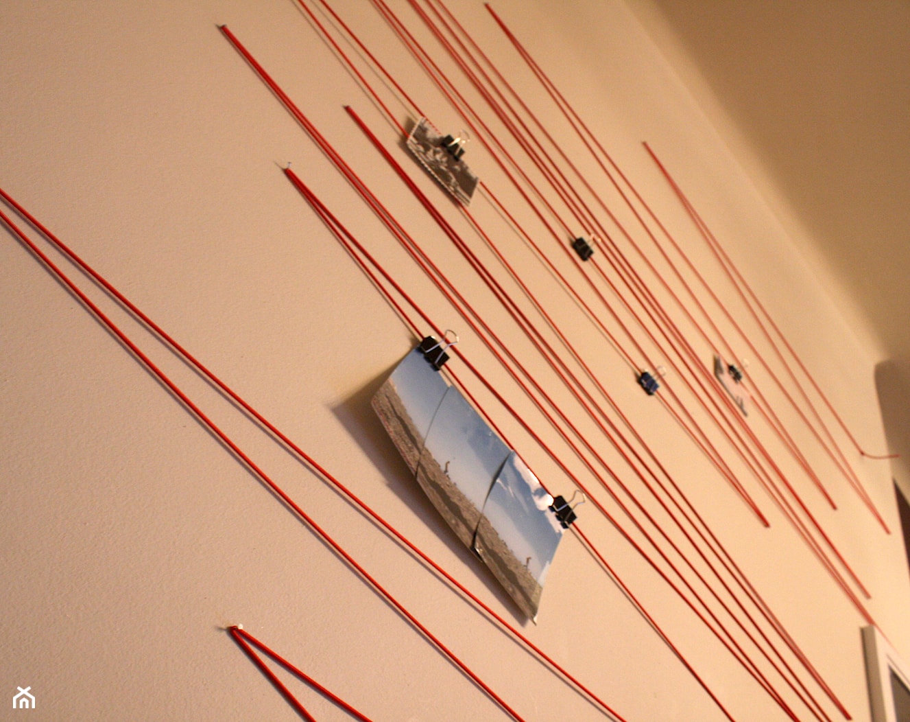 String Out! wall - zdjęcie od OneOnes Creative Studio - Homebook