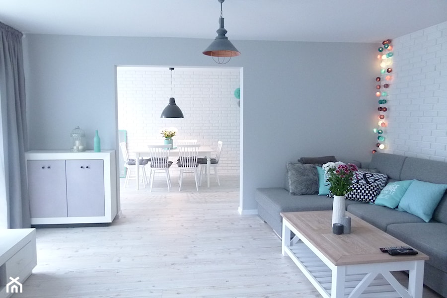 metamorfoza dwóch połączonych mieszkań - Średni biały szary salon z jadalnią, styl skandynawski - zdjęcie od mar.sza