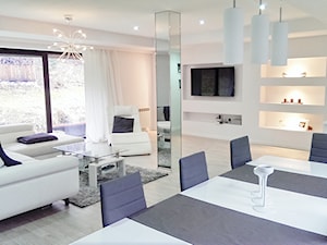 Mieszkanie na poddaszu - Duży biały salon z jadalnią, styl nowoczesny - zdjęcie od marcelina89