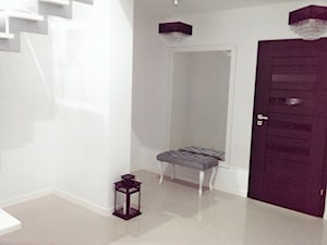 Mieszkanie na poddaszu - Średni biały hol / przedpokój, styl nowoczesny - zdjęcie od marcelina89