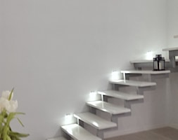 Mieszkanie na poddaszu - Schody wachlarzowe drewniane metalowe, styl nowoczesny - zdjęcie od marcelina89 - Homebook