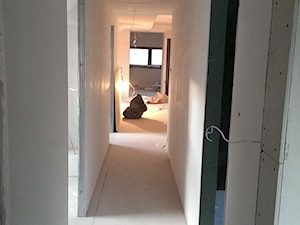 Mieszkanie na poddaszu - Hol / przedpokój, styl minimalistyczny - zdjęcie od marcelina89