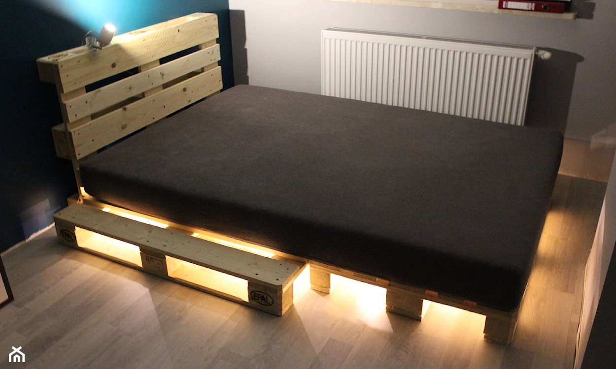 podświetlane łóżko z palet