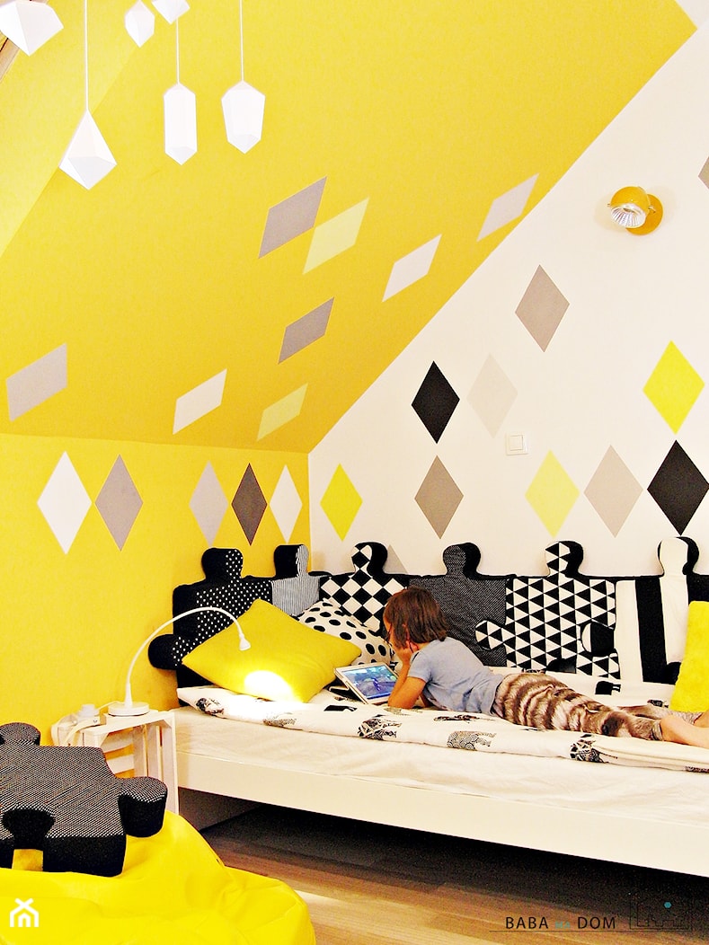 Metamorfoza pokoju Soni - Średni biały szary żółty pokój dziecka dla nastolatka dla dziewczynki, styl nowoczesny - zdjęcie od Baba Ma Dom - Homebook