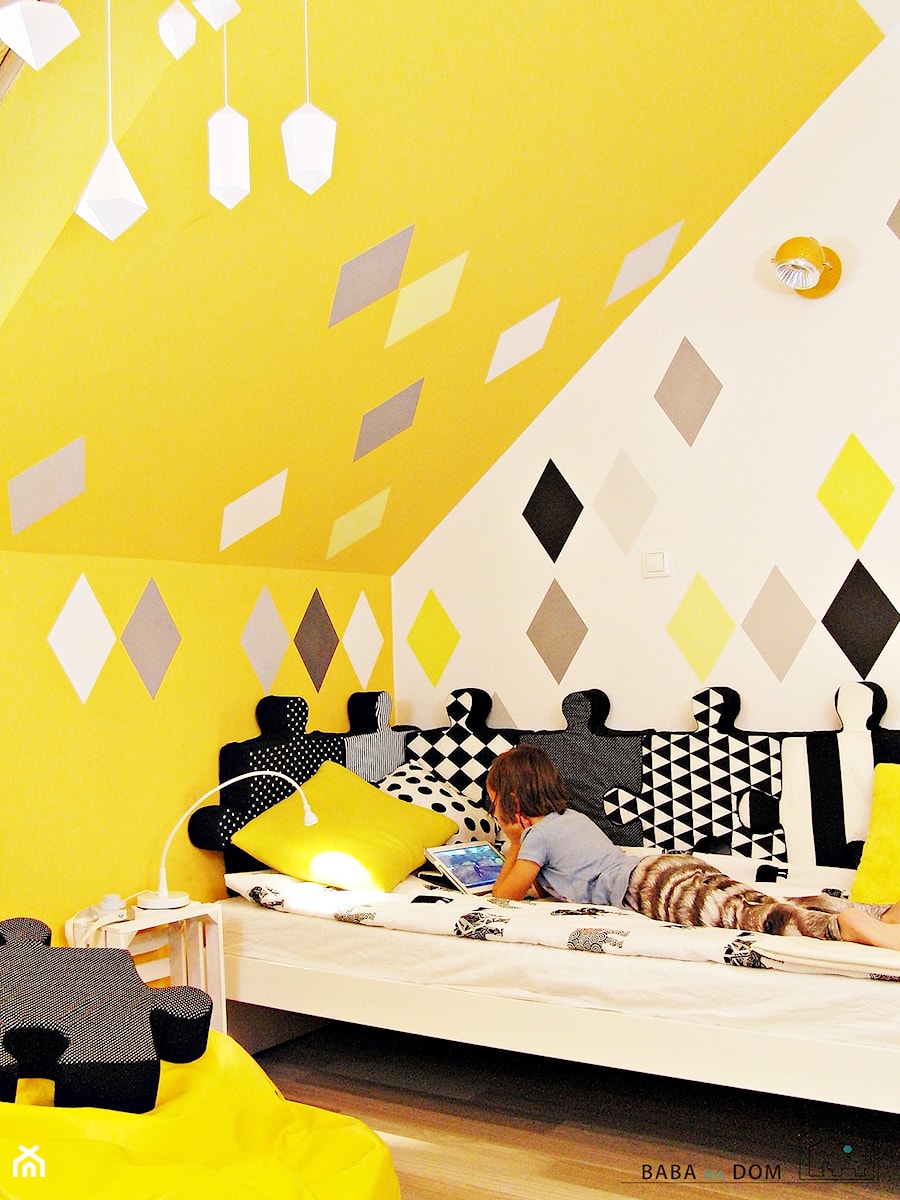 Metamorfoza pokoju Soni - Średni biały szary żółty pokój dziecka dla nastolatka dla dziewczynki, styl nowoczesny - zdjęcie od Baba Ma Dom