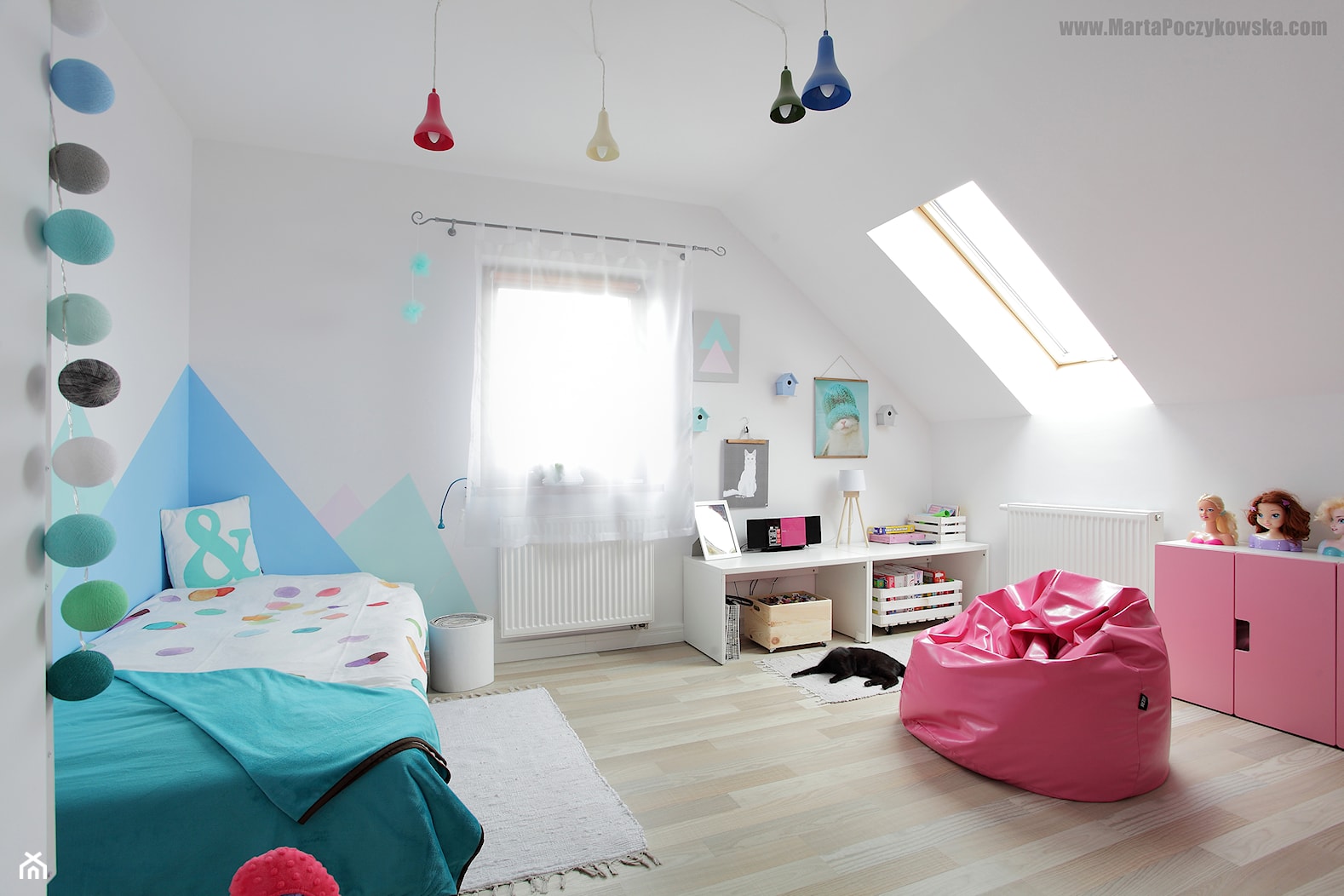 Metamorfoza pokoju Leny - Średni biały miętowy niebieski pokój dziecka dla dziecka dla dziewczynki, styl skandynawski - zdjęcie od Baba Ma Dom - Homebook