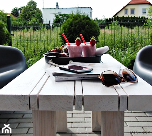 DIY: Jak zrobić drewniany stół na taras?