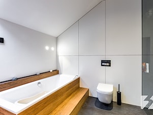 Nowoczesne meble na wymiar do domu - Średnia na poddaszu bez okna z punktowym oświetleniem łazienka, styl nowoczesny - zdjęcie od 3TOP KUCHNIE