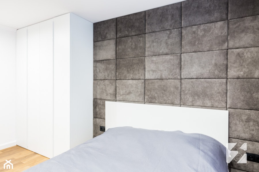 Nowoczesne meble do mieszkania - Mała biała sypialnia, styl nowoczesny - zdjęcie od 3TOP KUCHNIE - Homebook