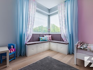 Nowoczesne meble do domu - Średni różowy niebieski pokój dziecka dla dziecka dla dziewczynki, styl ... - zdjęcie od 3TOP KUCHNIE