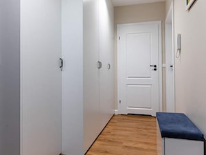 Meble na wymiar do mieszkania w klasycznej bieli - zdjęcie od 3TOP KUCHNIE