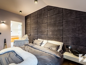 Nowoczesne meble na wymiar do domu - Duża biała szara sypialnia na poddaszu, styl nowoczesny - zdjęcie od 3TOP KUCHNIE