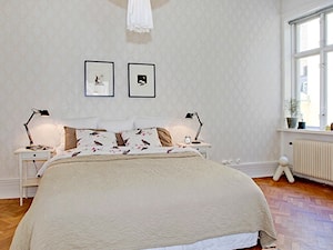 Mieszkanie w skandynawskim stylu - Średnia biała sypialnia, styl skandynawski - zdjęcie od Casa Bianca