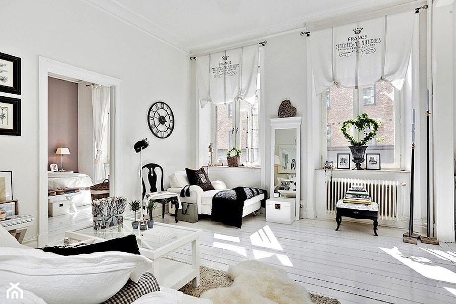 Mieszkanie pełne bieli - Średni biały salon, styl skandynawski - zdjęcie od Casa Bianca