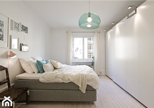 Biel z kroplą mięty - Średnia biała sypialnia, styl skandynawski - zdjęcie od Casa Bianca