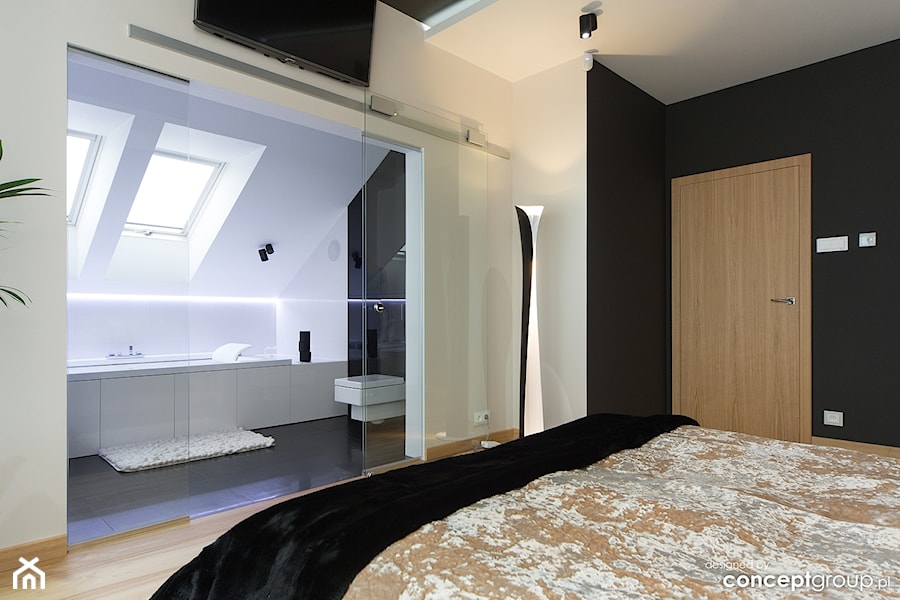 Dom w Dąbrowie Górniczej - Realizacja - Średnia sypialnia na poddaszu z łazienką, styl nowoczesny - zdjęcie od Conceptgroup
