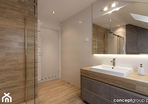 Dom w Rudzie Śląskiej - Realizacja - Średnia z lustrem łazienka, styl nowoczesny - zdjęcie od Conceptgroup