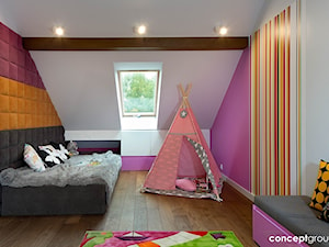 Dom w Raciborzu - Realizacja - Średni fioletowy różowy pokój dziecka dla dziecka dla dziewczynki, styl nowoczesny - zdjęcie od Conceptgroup