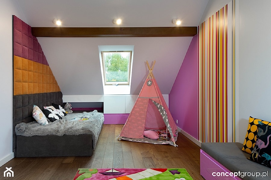 Dom w Raciborzu - Realizacja - Średni fioletowy różowy pokój dziecka dla dziecka dla dziewczynki, styl nowoczesny - zdjęcie od Conceptgroup