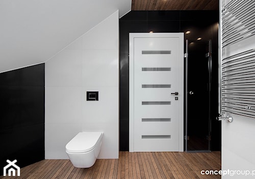 Dom w Raciborzu - Realizacja - Średnia na poddaszu z punktowym oświetleniem łazienka z oknem, styl nowoczesny - zdjęcie od Conceptgroup