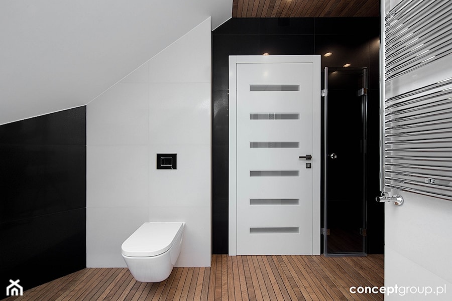 Dom w Raciborzu - Realizacja - Średnia na poddaszu z punktowym oświetleniem łazienka z oknem, styl nowoczesny - zdjęcie od Conceptgroup