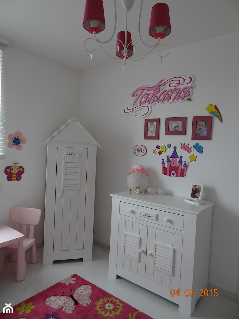 Nasz własny skrawek nieba - Średni biały pokój dziecka dla dziecka dla dziewczynki - zdjęcie od taszix - Homebook