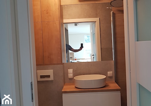 Zabudowy łazienek - Mała bez okna z lustrem z marmurową podłogą łazienka, styl nowoczesny - zdjęcie od Art.studio