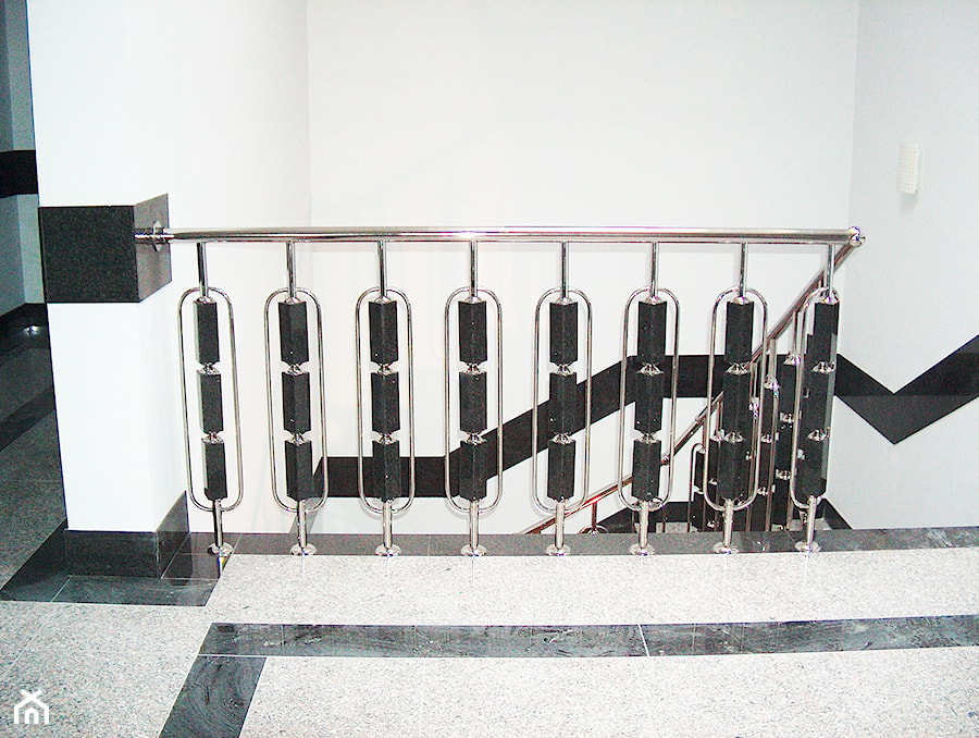 Balustrada kwasoodporna z granitowym wypełnieniem - zdjęcie od Specjalistyczne Urządzenia Techniczne Raspsiewicz Tadeusz "SUTR"