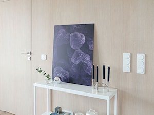 KONKURS - mieszkanie z kuchnią pod schodami - Mały brązowy salon, styl skandynawski - zdjęcie od Archomega Biuro Architektoniczne