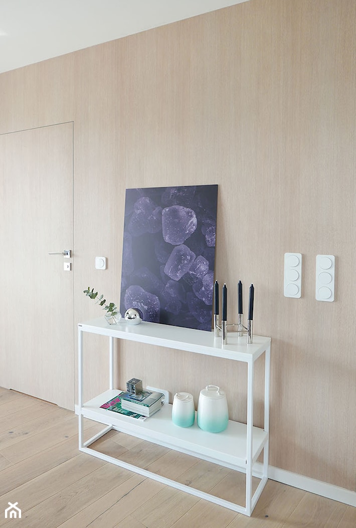 KONKURS - mieszkanie z kuchnią pod schodami - Mały brązowy salon, styl skandynawski - zdjęcie od Archomega Biuro Architektoniczne - Homebook