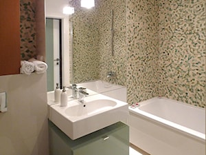 zielona kamienna łazienka - zdjęcie od Archomega Biuro Architektoniczne