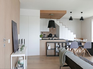KONKURS - mieszkanie z kuchnią pod schodami - Średni szary salon z kuchnią z jadalnią, styl skandynawski - zdjęcie od Archomega Biuro Architektoniczne