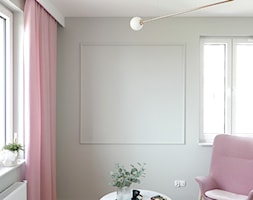 Pastelowe mieszkanie z mocnym granatowym akcentem - zdjęcie od Archomega Biuro Architektoniczne - Homebook