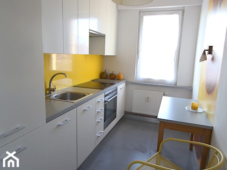 Aranżacje wnętrz - Kuchnia: YELLOW KITCHEN / ŻÓŁTA KUCHNIA - realizacja projektu adell design ARCHITEKCI - adell design ARCHITEKCI. Przeglądaj, dodawaj i zapisuj najlepsze zdjęcia, pomysły i inspiracje designerskie. W bazie mamy już prawie milion fotografii!