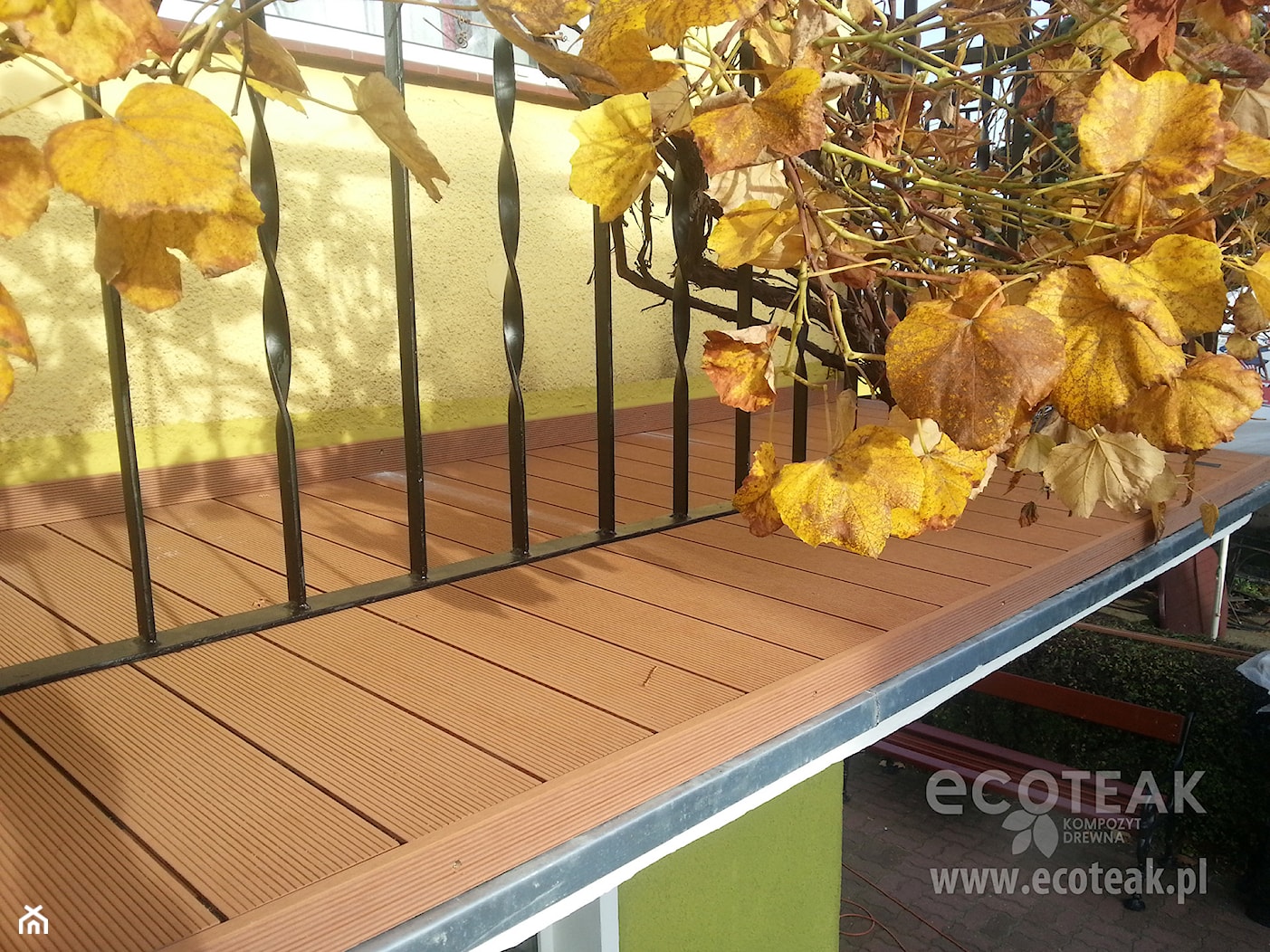 Balkon z Kompozytu Drewna EcoTeak - zdjęcie od EkoTeak - Homebook