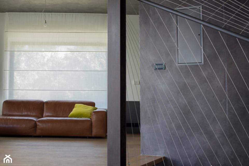 Wygodny salon w stylu industrialnym - zdjęcie od Le Pukka concept store - Homebook