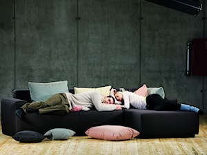 Wygodny wypoczynek w salonie - zdjęcie od Le Pukka concept store