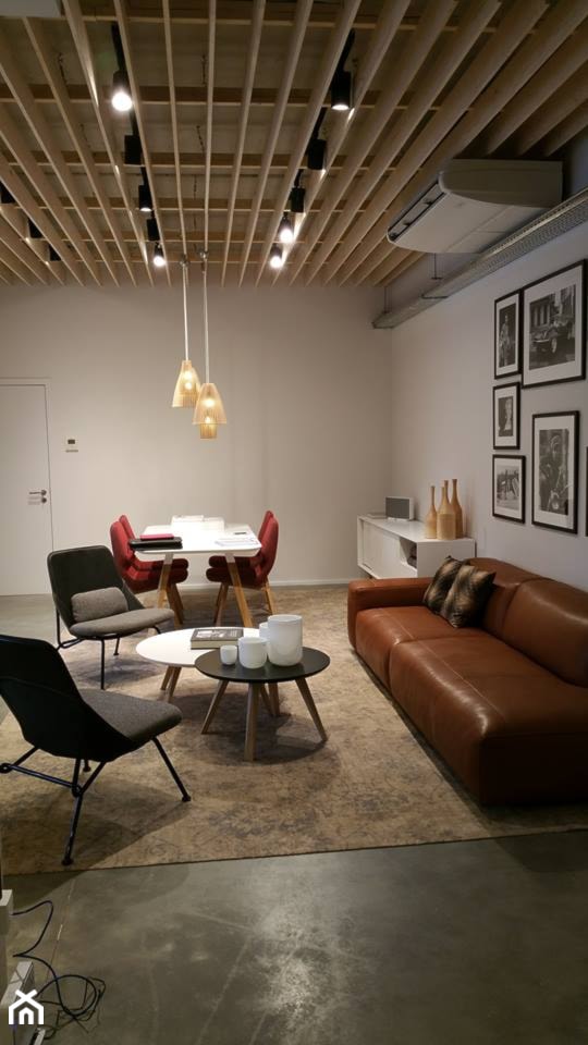 Wygodny i funkcjonalny salon z jadalnią - zdjęcie od Le Pukka concept store