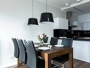 apartament w Warszawie - Średnia szara jadalnia w salonie, styl nowoczesny - zdjęcie od Art of Home