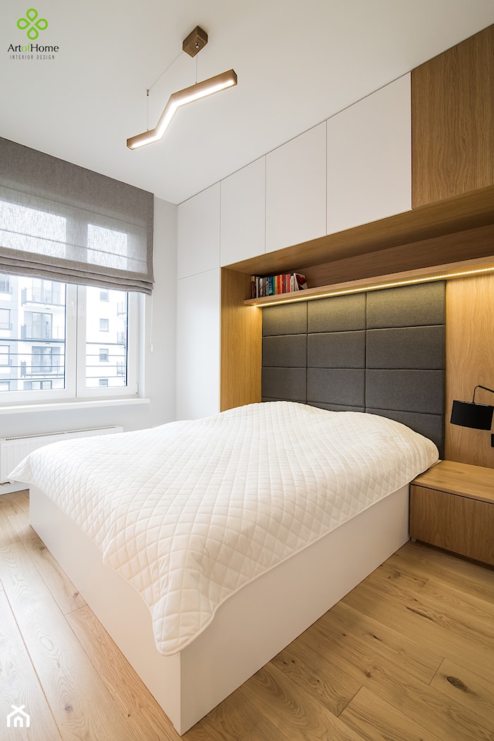 małe nowoczesne mieszkanie - Mała biała sypialnia, styl nowoczesny - zdjęcie od Art of Home - Homebook