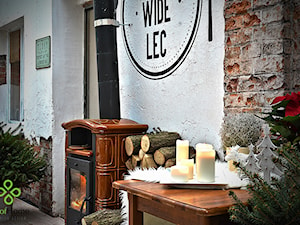 restauracja A NUŻ WIDELEC - Mały z donicami na kwiaty z kominkiem taras z przodu domu z tyłu domu, styl skandynawski - zdjęcie od Art of Home