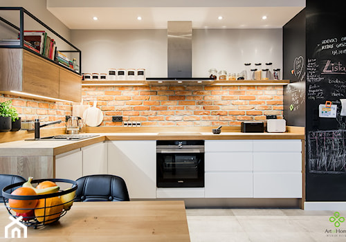 przytulne mieszkanie - Średnia otwarta szara z zabudowaną lodówką z nablatowym zlewozmywakiem kuchnia w kształcie litery l, styl industrialny - zdjęcie od Art of Home
