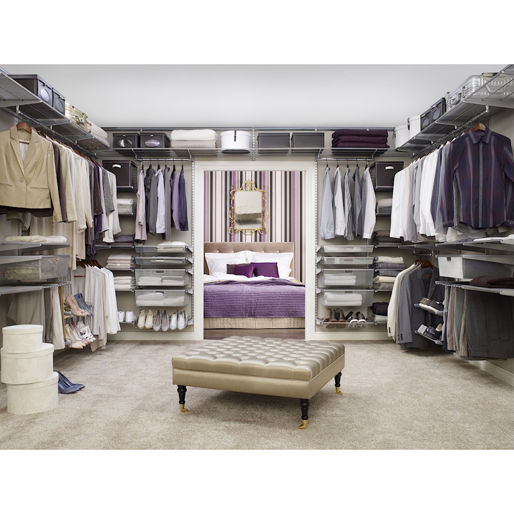 Garderoba - Duża otwarta garderoba przy sypialni, styl tradycyjny - zdjęcie od Elfa - Homebook