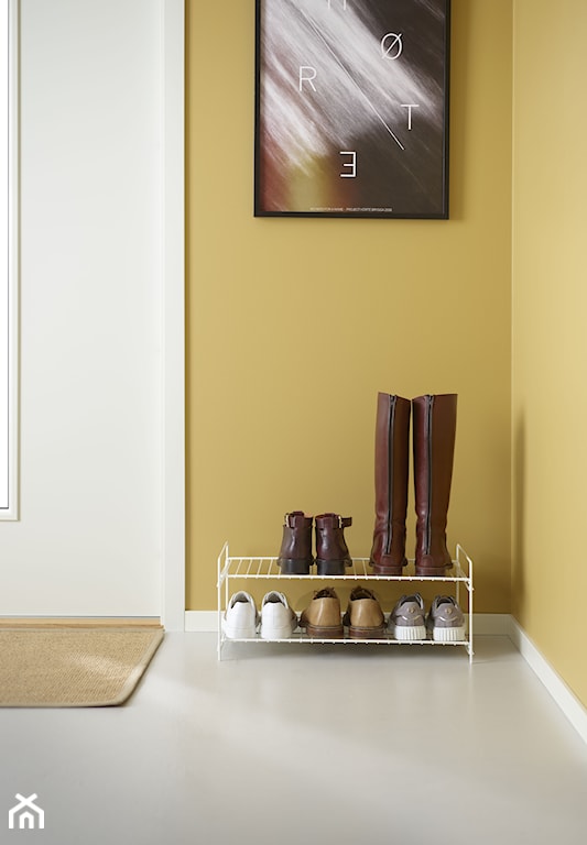 półka na buty, minimalistyczna półka na buty, żółty przedpokój
