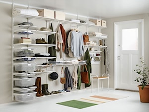 Sposoby  na przechowywanie dla dużej rodziny – organizacja szafy, porządek w garażu i segregacja sezonowa