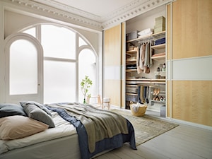 Sprytne przechowywanie - Średnia biała sypialnia, styl nowoczesny - zdjęcie od Elfa