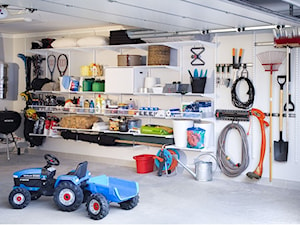 Jak przechowywać narzędzia ogrodowe? Zobacz systemy organizacji do garażu i pomieszczenia gospodarczego