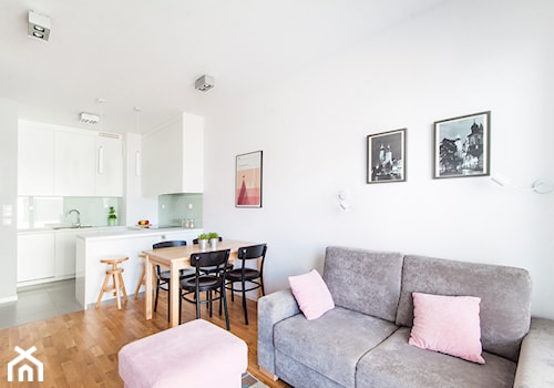 Kompaktowe mieszkanie w Krakowie - Mały biały salon z kuchnią z jadalnią, styl nowoczesny - zdjęcie od MEEKO Architekci