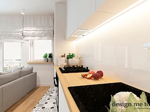 SKANDYNAWSKA NOWOCZESNA KUCHNIA - Średnia otwarta z salonem biała z zabudowaną lodówką z nablatowym zlewozmywakiem kuchnia jednorzędowa z oknem, styl nowoczesny - zdjęcie od design me too