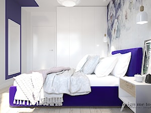 KOBIECE MIESZKANIE NA WYNAJEM - Średnia niebieska szara sypialnia, styl glamour - zdjęcie od design me too